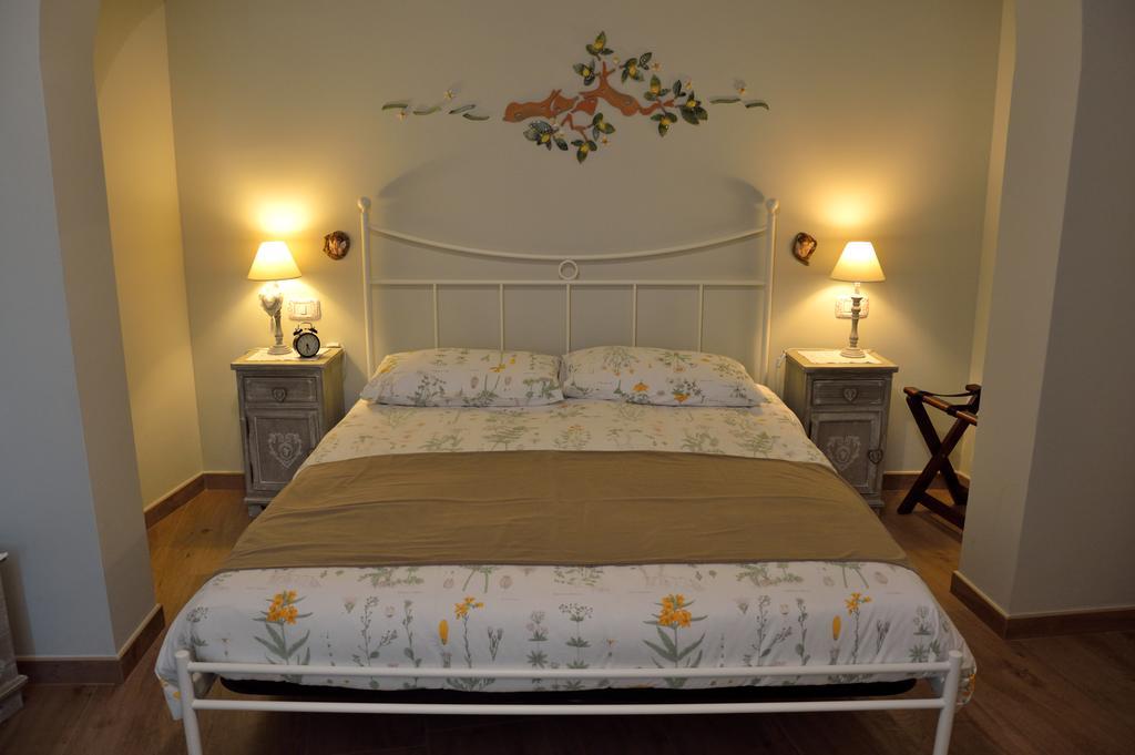 La Casa Di Alessio Bed & Breakfast Lecce Exterior photo